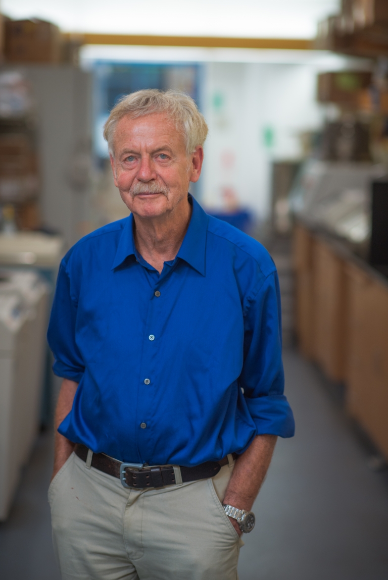 Rudolf Jaenisch stands with his hands in his pockets.